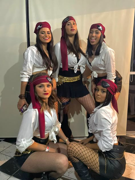 Halloween Group Costumes, All Black Halloween Costume, Black Dress Halloween Costume, Carnaval Outfit, Pirate Costumes, Black Halloween Costumes, Female Pirate Costume, Halloween Group, Carnaval Costume