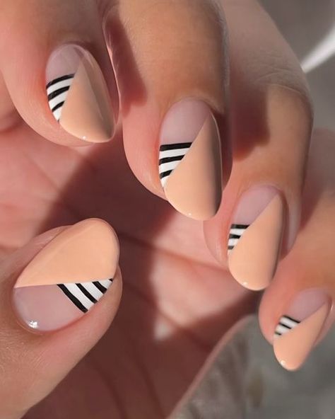 Millenial Nail Art, Jeweled Nails Designs, Nail Design With Lines, Diagonal Nail Design, Geometric Nail Designs, Nails Checkerboard, Spring Nails Art, Nail Shaping, Deco Nails