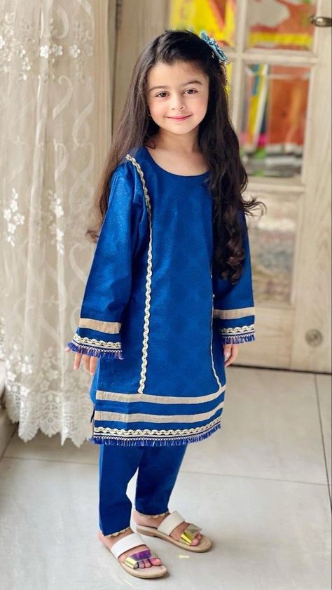 Pakistani Kids Dresses, Designs Clothes, Suit Traditional, Kids Dress Collection, Traditional Suit, Kameez Designs, Girls Dresses Sewing