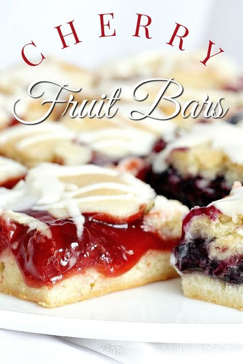 Cherry or blueberry fruit bars are easy and quick to prepare, bake in a sheet pan and are so pretty and appealing. Perfect for breakfast and dessert. Cobblers Recipes, Fruit Squares, Fruit Bars Recipe, Grateful Prayer, Chocolate Peanut Butter Desserts, Yummy Fruit, Fruit Bars, Blueberry Pie Filling, Cherry Desserts