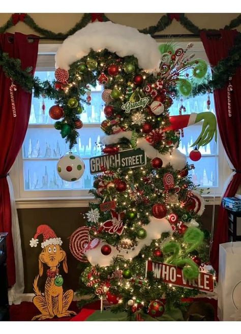 Whimsical Grinch Christmas Tree, Grinch Backdrop For Photos, Christmas Tree Decor Ideas With Multi Color Lights, Mini Christmas Tree Ideas Themed, Cinderella Christmas Tree Ideas, Whoville Houses Diy Decorating Ideas, Cindy Lou Who Christmas Tree, Grinch Christmas Decorations Ideas, Small Grinch Tree