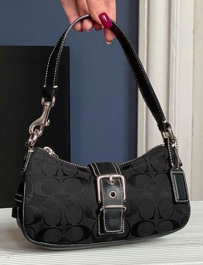 My Style Bags, Dr Shoes, Purse Essentials, Luxury Bags Collection, Handbag Essentials, Vintage Coach Bags, Dream Bags, Girly Bags, Girly Accessories