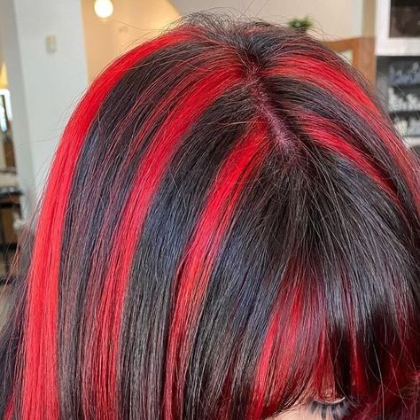 𝕵𝖆𝖘𝖒𝖎𝖓𝖊 𝕭𝖑𝖆��𝖈𝖐𝖇𝖊𝖆𝖗 on Instagram: "Red chunky highlights 🍒 Color used @pravana   #chunkyhighlights#redhighlights #y2khair #pravana #dfwhairstylist #dallashairstylist #althairstylist #althair #oneshothairawards #behindthechair #hairslayerz" Chunky Red Highlights Curly Hair, Chunky 2000s Highlights, Chunky Highlights Red, Chunky Red Highlights, Red Chunky Highlights, Highlights Red, Front Highlights, Chunky Highlights, Highlights Color