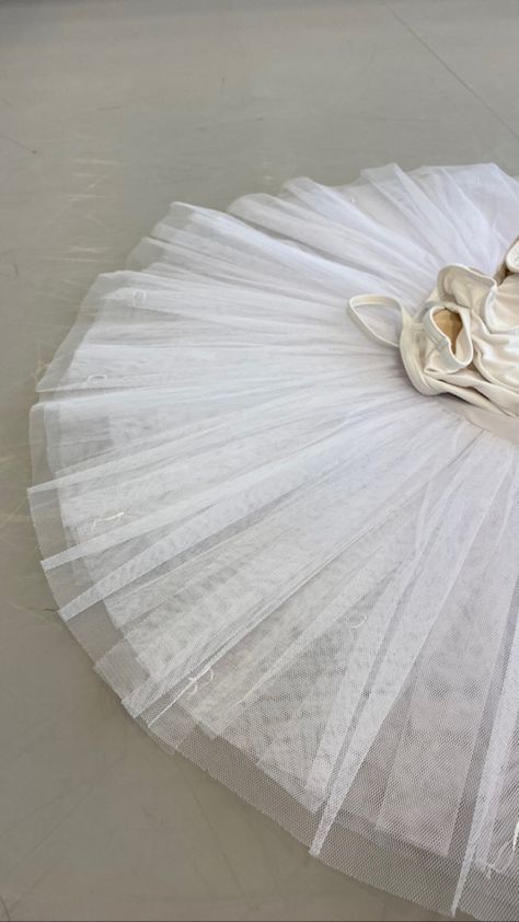 Ballet White Aesthetic, White Ballet Aesthetic, Ballet Tutu Aesthetic, Tutu Aesthetic, Tulle Aesthetic, Ballet White, Ballerina Aesthetic, Ballet Stuff, Ballet Aesthetic