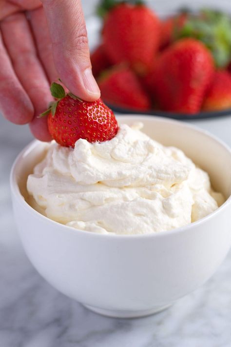 Homemade Whipped Cream Easy, Perfect Whipped Cream, Whipped Cream Recipe, Fresh Whipped Cream, Sweet Potato Pies Recipes, Recipes With Whipping Cream, Making Whipped Cream, New York Cheesecake, Low Carb Vegetarian