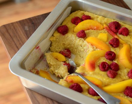 Yellow Cake Baked Oatmeal with Raspberries & Nectarines Crissy Tiegen, Chrissy Teigen Recipes, Cravings Recipes, Oatmeal Bake, Hot Desserts, Bites Recipes, Bagel Recipe, Popular Desserts, Nourishing Foods