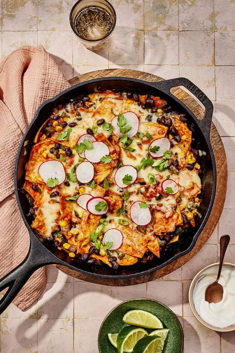 Vegetarian One Pan Black Bean Enchilada Skillet, Black Bean And Corn Enchilada Casserole, Enchilada Skillet Healthy, Enchilada Skillet Pioneer Woman, One Pan Enchilada Skillet, Black Bean Enchilada Skillet, Bean Dinner Recipes Main Dishes, Enchilada Skillet Recipe, Healthy Enchilada Recipe