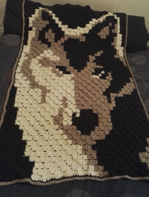 Aphgan Patterns, Crochet Pictures, Wolf Blanket, Crochet Wolf, C2c Patterns, Animal Amigurumi, Crochet Granny Square Blanket, C2c Crochet, Crochet Quilt