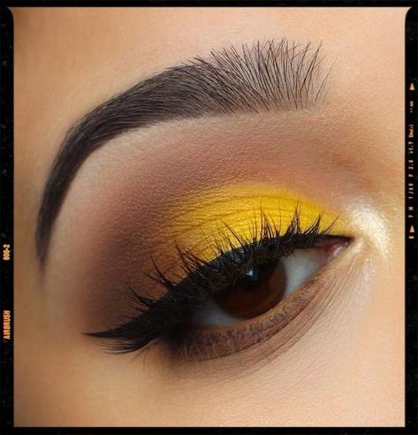 Fall Makeup Ideas Yellow Makeup Looks, Make Up Yeux, Summer Eyeshadow, Yellow Eye Makeup, Monochrome Makeup, Yellow Makeup, Givenchy Beauty, Yellow Eyeshadow, Makeup Sephora