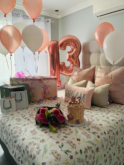 13 Birthday Picture Ideas, Birthday Room Surprise, Romantic Bedroom Decor Ideas, Romantic Bedroom Ideas, Surprise Birthday Decorations, Images Hello Kitty, Birthday Room Decorations, Romantic Bedroom Decor, Birthday Goals