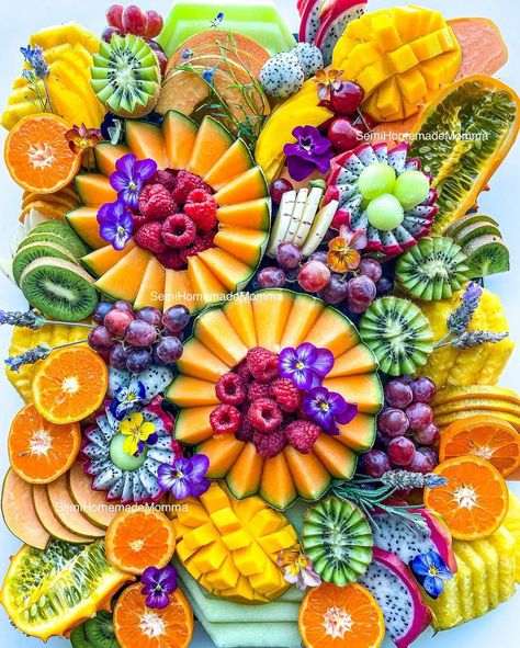 Bakery Branding Design, Easter Fruit, Fruit Board, Fruits Decoration, Fruit Platter Designs, Charcuterie Inspiration, Party Food Platters, Fruit Decorations, Charcuterie Recipes