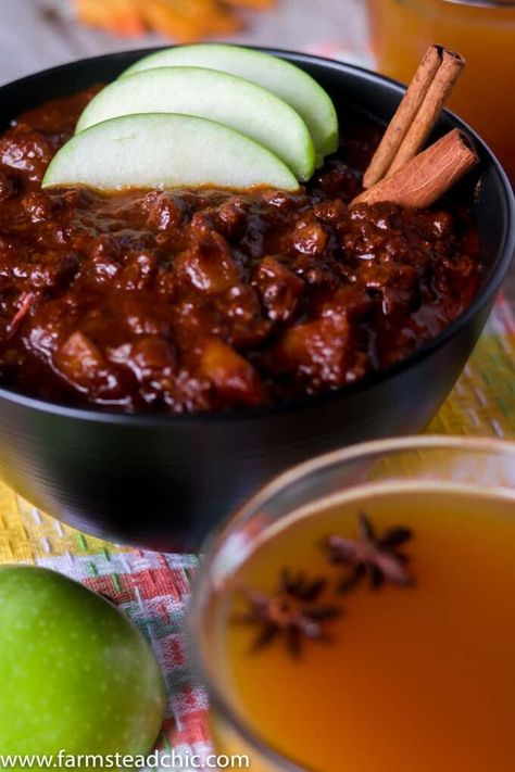 Traditional Chili, Bacon Soup, Paleo Whole 30, Spicy Chili, Stuffed Poblano Peppers, No Bean Chili, Chili Recipe, Eating Recipes, Inspired Recipes