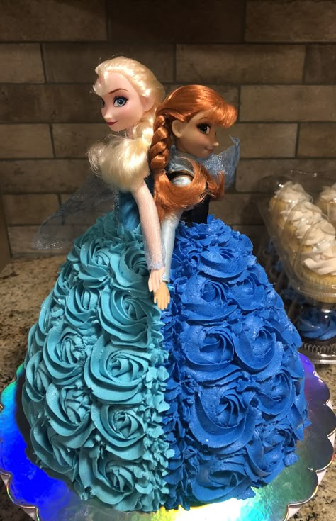 Elsa And Anna Cake Ideas, Frozen Princess Cake, Anna And Elsa Cakes Birthday, Elsa Bday Cake, Elsa And Anna Cakes, Elsa Cakes Birthday, Elsa Anna Birthday Party, Diy Frozen Cake, Elsa Barbie Cake