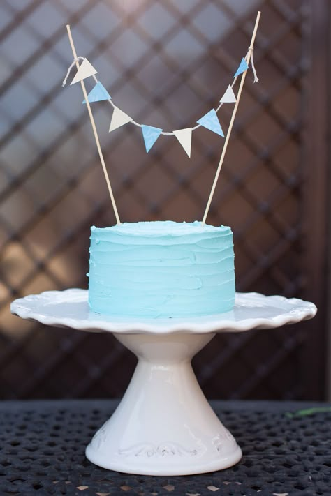 light blue smash cake Light Blue Smash Cake, Simple Smash Cake Boy, Blue Smash Cake Boy, Blue Smash Cake, Light Blue Cake, First Birthday Photography, Mini Torte, Baby Cake Smash, 1st Birthday Pictures