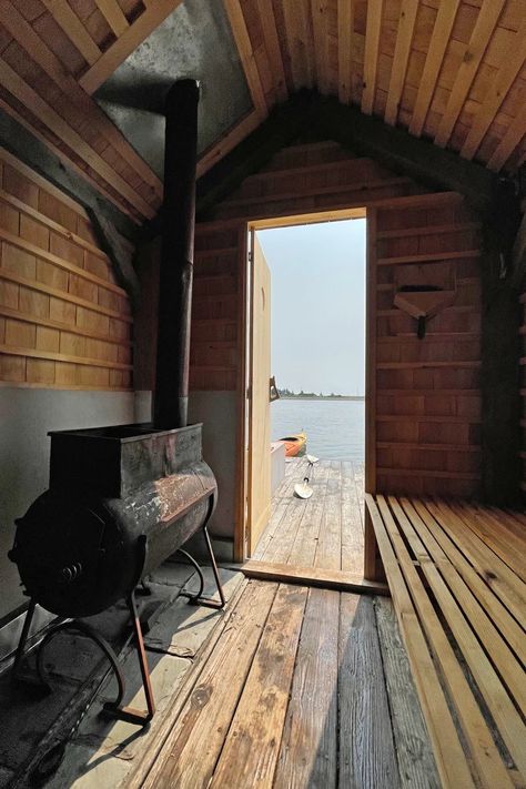 Finnish Sauna Aesthetic, Floating Sauna, Sauna Aesthetic, Japanese Sauna, Rustic Saunas, Scandinavian Saunas, Communal Bath, Sauna Diy, Interior Cladding