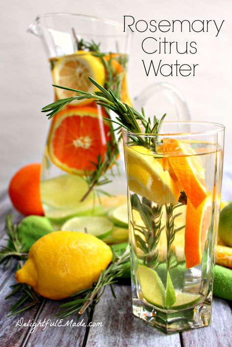 Fruit Water Recipes, Citrus Water, Flavored Waters, Rosemary Water, Refreshing Beverages, Lemon Diet, Infused Water Recipes, Beverage Recipes, Fruit Infused Water