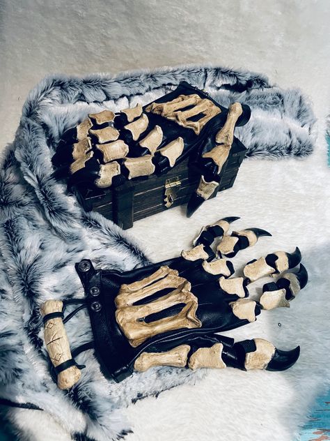 Finished set for a Customer who has sick bone armor Bone Knight, Bone Clothes, Bone Fairy, Diablo Cosplay, Titan Luz, Bone Armor, Fair Outfit, Dragon Bones, Viking Armor