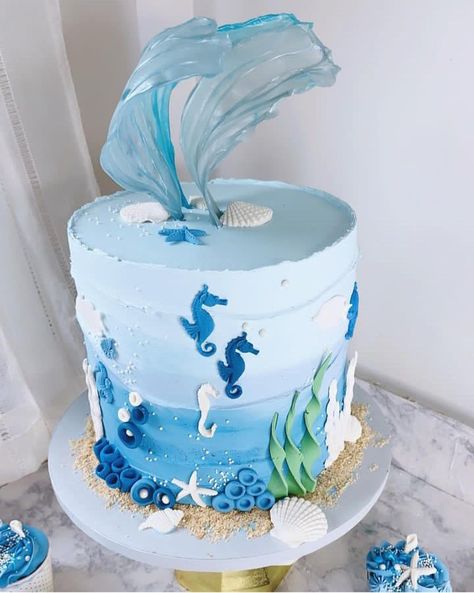 Food aesthetic. Cake aesthetic. Aesthetic ocean cake. Cake is a always good choice. We love it. We love cake. Ocean cake ideas. Birthday cake for boy. Birthday cake. Ocean Cake Ideas, Blue Cake Ideas, Water Theme Birthday, Under Sea Cake, Birthday Cake For Boy, Ideas For Your Birthday, Cake Ocean, Ocean Birthday Cakes, Cake For Boy