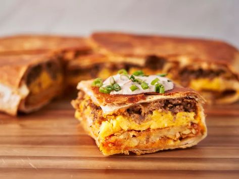 Breakfast Crunchwrap Casserole Recipe Breakfast Crunchwrap Casserole, Sheet Pan Breakfast Crunch Wrap, Crunch Wrap Casserole, Crunchwrap Casserole, Breakfast Crunch Wrap, Sheet Pan Breakfast, Breakfast Crunchwrap, Hash Brown Patties, Crunch Wrap