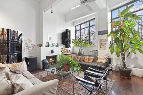 West Village artist loft owned by Francis Hines asks $2.5M - Curbed NYclockmenumore-arrow : The co-op building has been home to a handful of notable artists over the years Artist Loft Apartment, Gregory Hines, Manhattan Loft, London Flats, Metal Windows, Live Work Space, Apartment In New York, Artist Loft, Home Mood Board