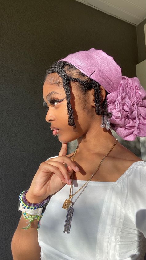 Loc With Scarf, Locs And Scarves, Spiritual Head Wrap, Head Raps Styles, Headwrap Aesthetic, Outfits With Headwraps, Headscarf Styles, Headwrap Styles, Headwrap Hairstyles