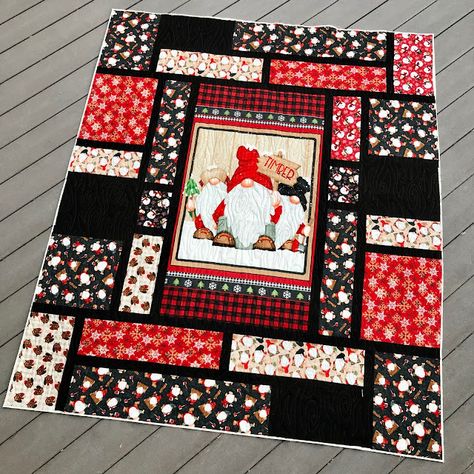 Gnome Panel Quilt Patterns, Border Designs For Panel Quilts, Quilting A Panel Quilt, Quilt Panel Ideas Free Pattern, Christmas Quilt Panels Ideas, Christmas Quilts With Panels, Christmas Panel Quilt Patterns, Quilting Panels Ideas, Quilts Made From Panels