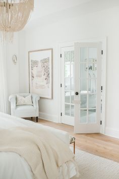 blush and whites Welcoming Bedroom, White Bedroom Design, Bedroom Redesign, Cross Decor, White Bedroom Decor, Apartment Decoration, Decor Minimalist, White Bedroom, Wood Flooring