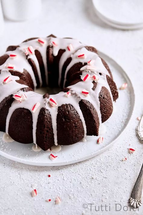 chocolate peppermint bundt cake | Tutti Dolci Chocolate Peppermint Cake, Peppermint Cake, Peppermint Cream, Chocolate Pound Cake, Chocolate Bundt, Holiday Baking Recipes, Chocolate Bundt Cake, Cakes Frosting, Cake Mug