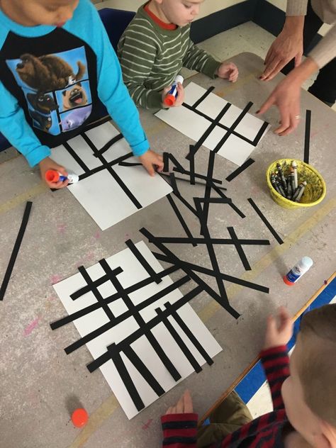 Piet Mondrian Art Projects For Preschool, Pit Mondrian, Mondrian Art For Kids, Mondrian Inspired Art, Mondrian Art Projects, Art Montessori, Stem Art, Classe D'art, Kindergarten Art Lessons