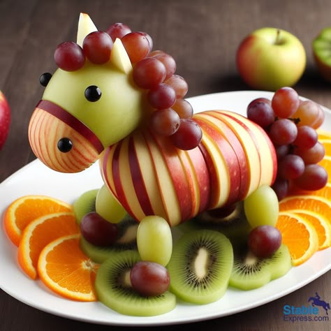 Decorative Food, Fruit Creations, Fruit Platter Designs, Fruit Ideas, Decorações Com Comidas, Fruit Animals, Fun Food For Kids, Food Art For Kids, Amazing Food Decoration