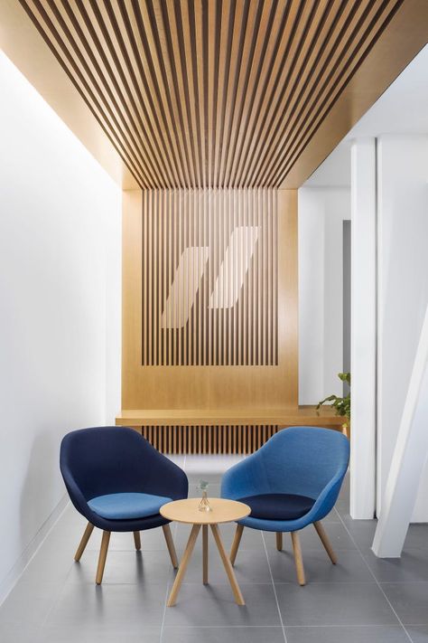 San Francisco's Forward Is the Doctor's Office of the Future Doctor Office Design, Waiting Room Design, Doctors Office Decor, Office Waiting Rooms, Industrial Office Design, Medical Office Design, Doctors Office, Doctor's Office, Corporate Interiors