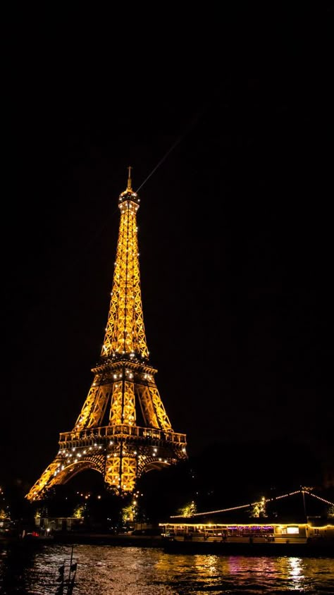 Paris Photography Eiffel Tower, Eiffel Tower At Night, Parisian Architecture, Paris Dream, Paris Tour Eiffel, Paris Vibes, Paris Wallpaper, Parisian Life, Paris Pictures