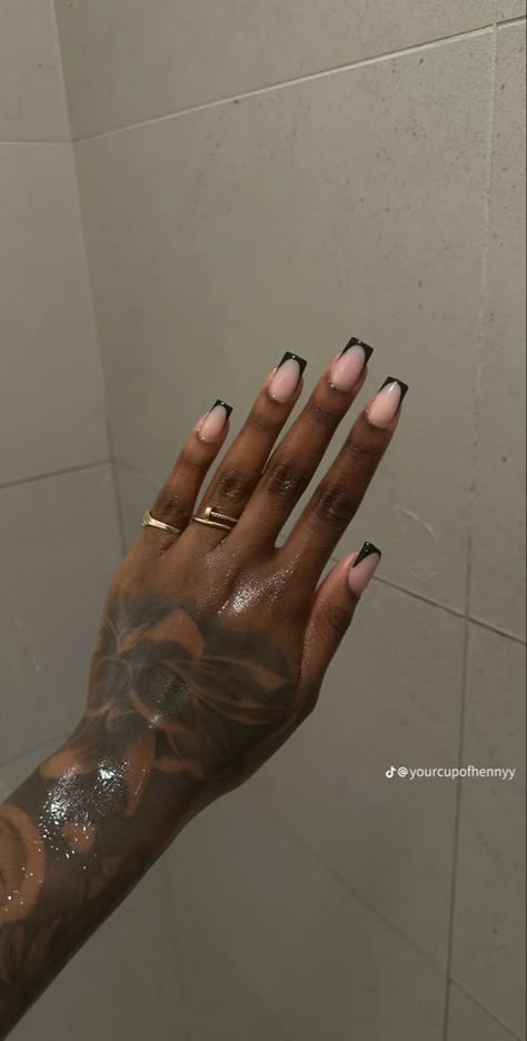 Nail Inspired Black Women, Short Nail Black Women, Square Oval French Tip Nails, Classy Baddie Nails Short, Cute Nails Black Women, Round French Nails, Nails On Dark Skin Hands, Short Gel X Nails, Short Nails Black Women