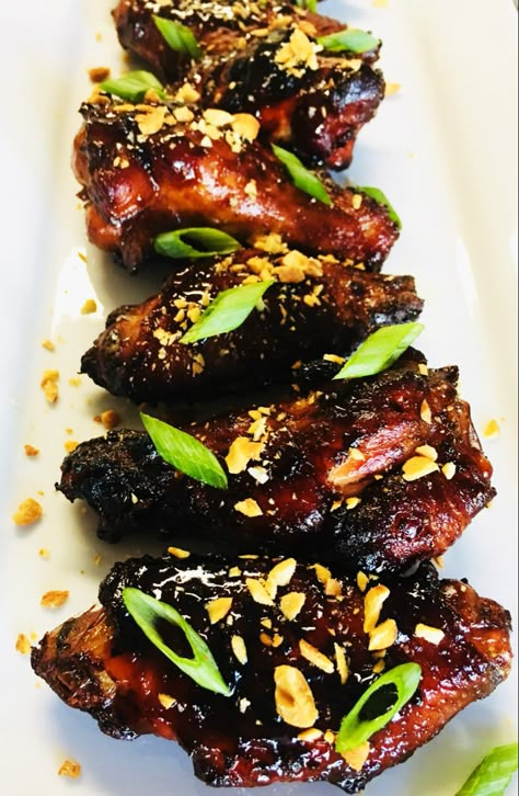 Thai Chicken Wings, Sriracha Chicken Wings, Gourmet Sandwiches, Thai Chicken, Chicken Wing Recipes, Wing Recipes, Poultry Recipes, Asian Dishes, Yum Yum Chicken