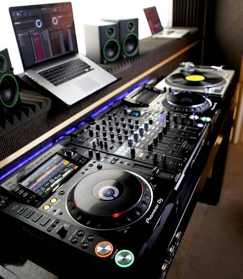 Dj Shoot, Dj Kit, Hey Mr Dj, Turntable Furniture, Dj Studio, Dj Table, Dj House, Music Mixing, Dj Mixer