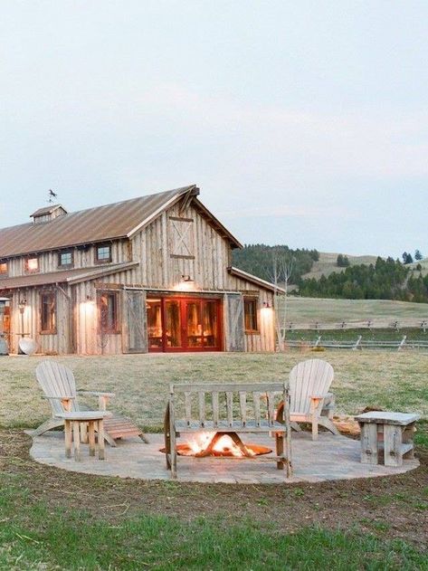 Barn Living, Barn Plans, Dream Barn, Barn Design, Barn Style House, Salou, Horse Barns, Barn Wedding Venue, Barn House Plans