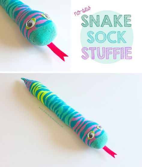 No-Sew Snake Sock Stuffie Sock Snake, Sock Snowman Craft, Kids Homemade, Sock Dolls, Monkey Stuffed Animal, Sock Toys, Diy Socks, Sock Crafts, Plushie Patterns