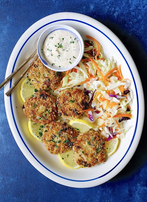 Delicious Mini Crab Cakes with a Spicy Rémoulade Sauce - Marilena's Kitchen Mini Crab Cake Appetizer, Mini Crab Cakes Appetizers, No Mayo Crab Cakes, Spicy Crab Cakes, Crab Cakes Healthy Clean Eating, Crab Hors D’oeuvres, Crab Cake Hors D'oeuvres, Crab Cake Appetizer, Mini Crab Cakes