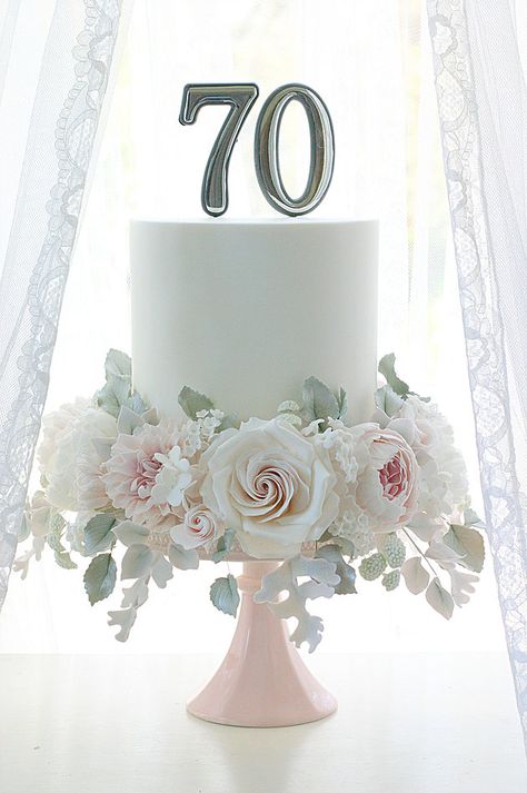 70th Birthday Cake Ideas, 70th Birthday Ideas, 70th Birthday Cake, Cake Artist, Classic Vintage Style, Birthday Cakes For Women, Beautiful Birthday Cakes, Cakes For Women, Cakes And Cupcakes