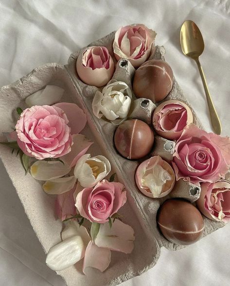 Aesthetic Instagram Stories, Drawing Tutorial Face, Easter Table Settings, Easter Inspiration, Florist Shop, Stories Ideas, Fairy Fashion, Flowers Spring