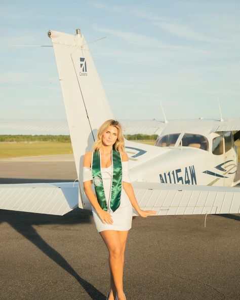 Senior pics at the airfield 🤩 #aviation Senior Pictures Airplane, Airport Senior Pictures, Senior Pics With Airplane, Aviation Photoshoot, Aviation Photography Photo Ideas, Pilot On Airplane Selfie, Senior Portraits College, Student Pilot, Private Pilot