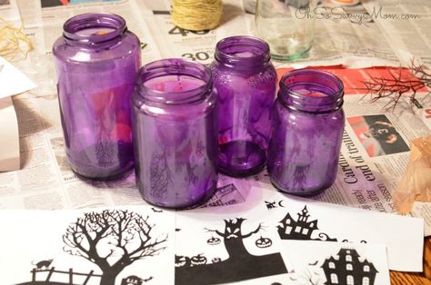 Upcycled Halloween Decorations, Diy Halloween Luminaries, Halloween Craft Idea, Halloween Luminaries, Jar Decorations, Kid Friendly Halloween, Creepy Halloween Decorations, Pinterest Crafts, Bottle Diy