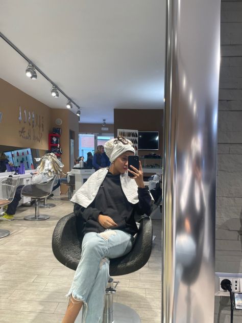 Hair Done Aesthetic, Getting Hair Done Aesthetic, Cosmetologist Aesthetic, Getting Hair Done, Stylist Aesthetic, Hairstylist Inspiration, Hair School, Hair Done, Inspiration Aesthetic