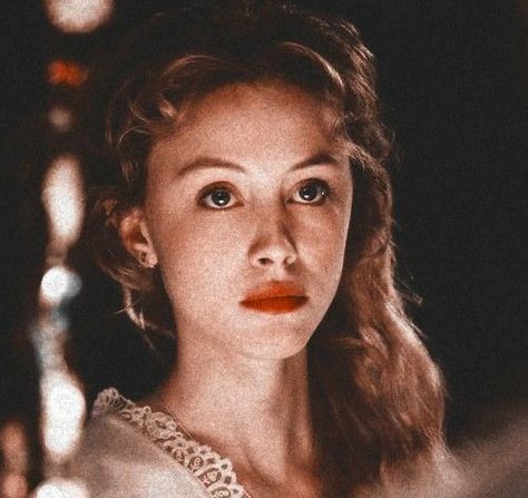 𝐁𝐞𝐜𝐨𝐦𝐢𝐧𝐠 𝐍𝐚𝐫𝐜𝐢𝐬𝐬𝐚 𝐁𝐥𝐚𝐜𝐤 𝐉𝐏 𝐋𝐨𝐯𝐞 𝐬𝐭𝐨𝐫𝐲 - Cast - Wattpad Sarah Gadon Aesthetic, Sarah Gadon Narcissa, Narcissa Black Fancast, Young Narcissa Malfoy, Mauraders Fancast, Narcissa Black Aesthetic, Harry Potter Narcissa, Narcissa Black, Narcissa Malfoy