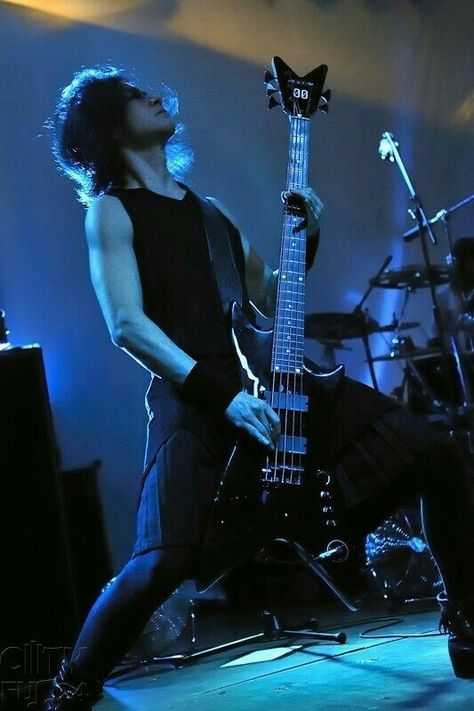 Toshiya Dir En Grey, Kei Visual, Dir En Grey, Bad Boy Aesthetic, Aesthetic Japan, Comic Relief, Human Poses Reference, Human Poses, Dynamic Poses