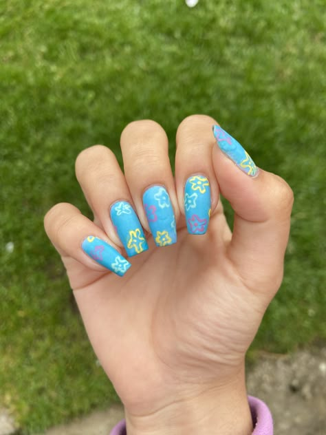 Spongebob background nails✨ Nails Acrylic Spongebob, Spongebob Nails Designs Short, Spongebob Nails Easy, Nail Designs Spongebob, Perry The Platypus Nails, Spongebob Nails Short, Spongebob Inspired Nails, Simple Spongebob Nails Designs, Spongebob Flowers Nails