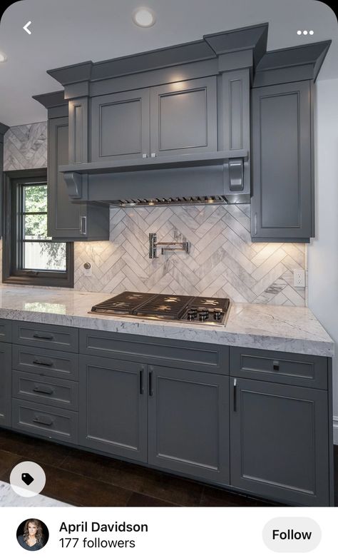 Серая Кухня, Grey Kitchen Designs, Kitchen Backsplash Designs, Gray Cabinets, New House - Kitchen, Kitchen Farmhouse, Kitchen Cabinet Colors, Kitchen Room Design, Kitchen Inspiration Design