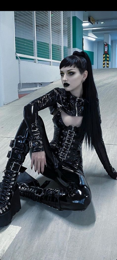 Goth Outfit Inspo, Dark Beauty Fashion, Goth Outfit Ideas, Goth Model, Goth Look, Metal Fashion, Goth Aesthetic, Gothic Beauty, Alt Fashion