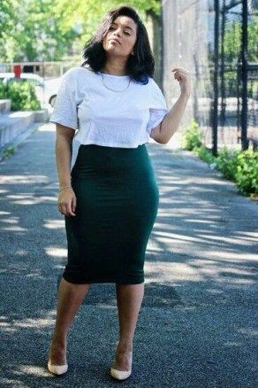 Plus Size Accessories, High Waisted Plus Size Outfits, Curvy First Date Outfit, Plus Size Pencil Skirt Outfit, Pencil Skirt Ideas, Skirt Diy, Pencil Skirts, Midi Skirt Pencil, Plus Size Fashion For Women