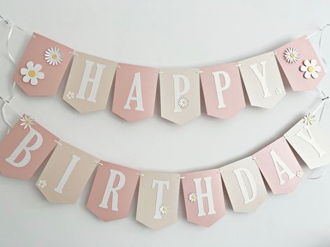 Daisy Birthday Decorations, Birthday Banner Craft Paper, Paper Birthday Banner, Wildflower Birthday Banner, Flower Power Birthday, Colorful Birthday Party Invitations, Pastel Happy Birthday Banner, Daisy Happy Birthday Banner, Two Groovy Birthday